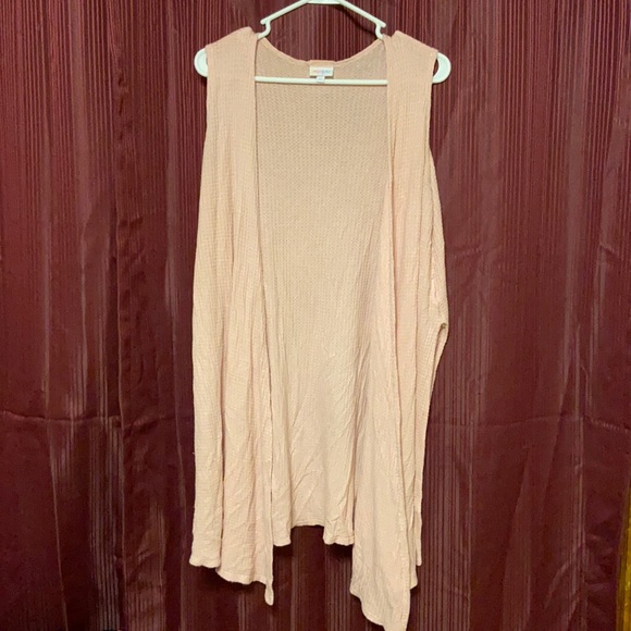 LuLaroe shirt size XS. - Picture 1 of 2